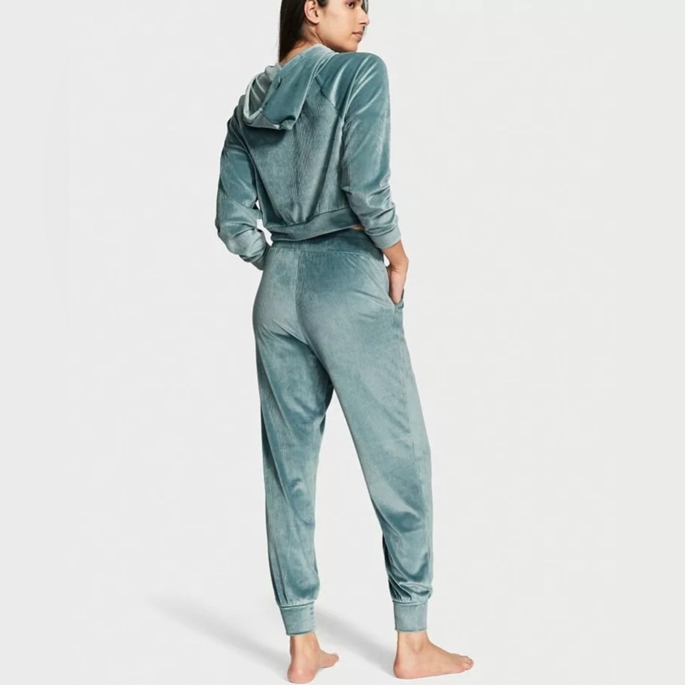 Victoria's SecretTRACKSUIT SET Hoodie+jogger SAGE green VELOUR  Top S/ bottom XS - Picture 3 of 11